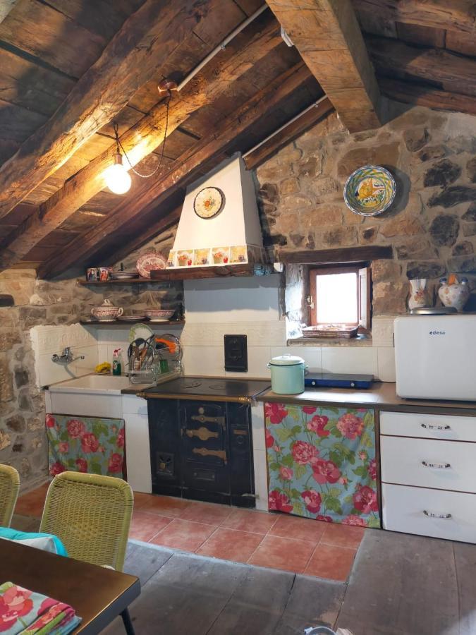 Vivienda Pasiega Lo Lucas 1920 San Roque de Riomiera Bagian luar foto