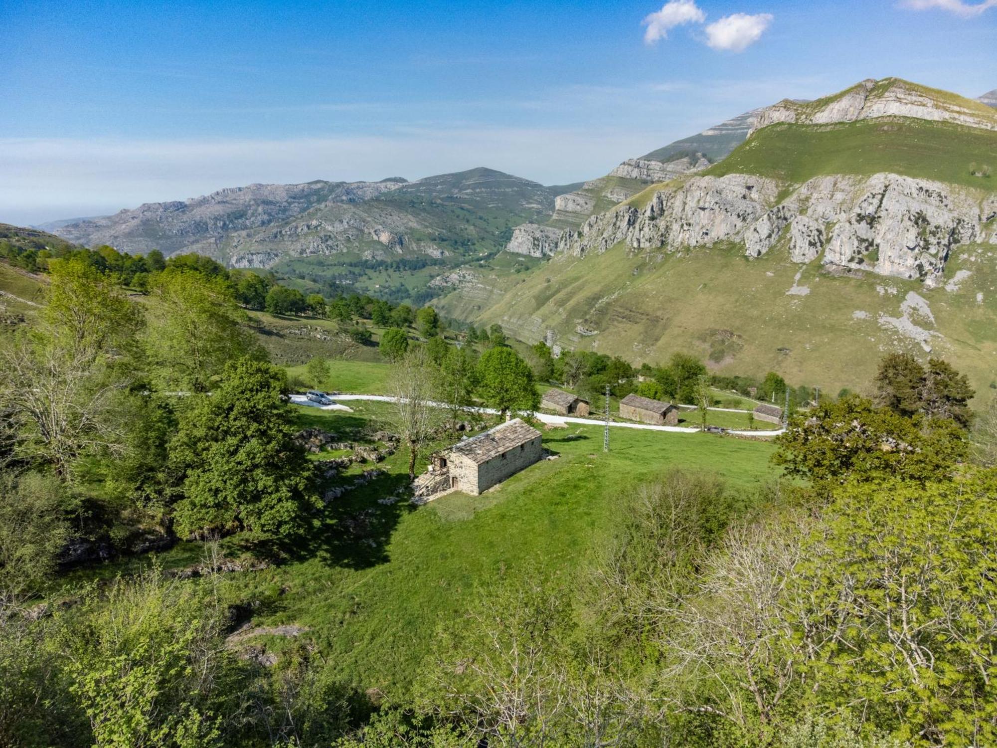 Vivienda Pasiega Lo Lucas 1920 San Roque de Riomiera Bagian luar foto